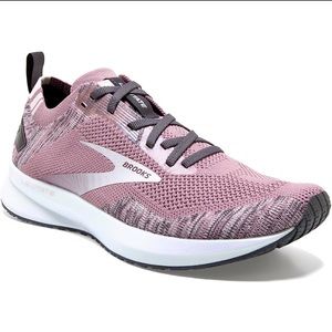 Brooks| Levitate 4 Running shoe| size women’s 11| Blush color| Like New|